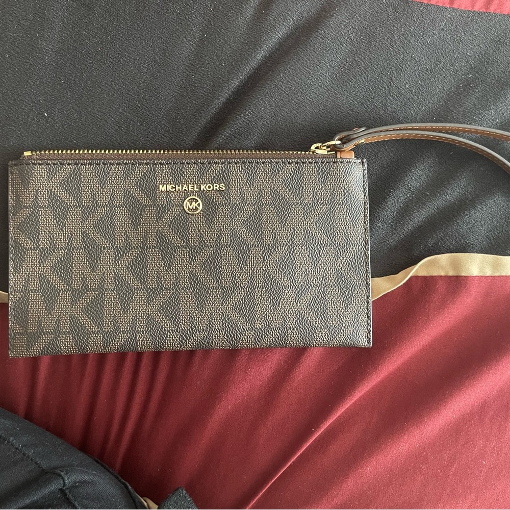 Michael Kors Jet Set Charm Small Zip Brown Monogram Wristlet NWOT